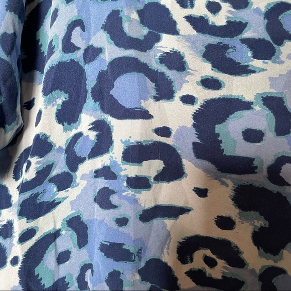 Gemma Blue Leopard Print Silk Blouse - Picture 10 of 11